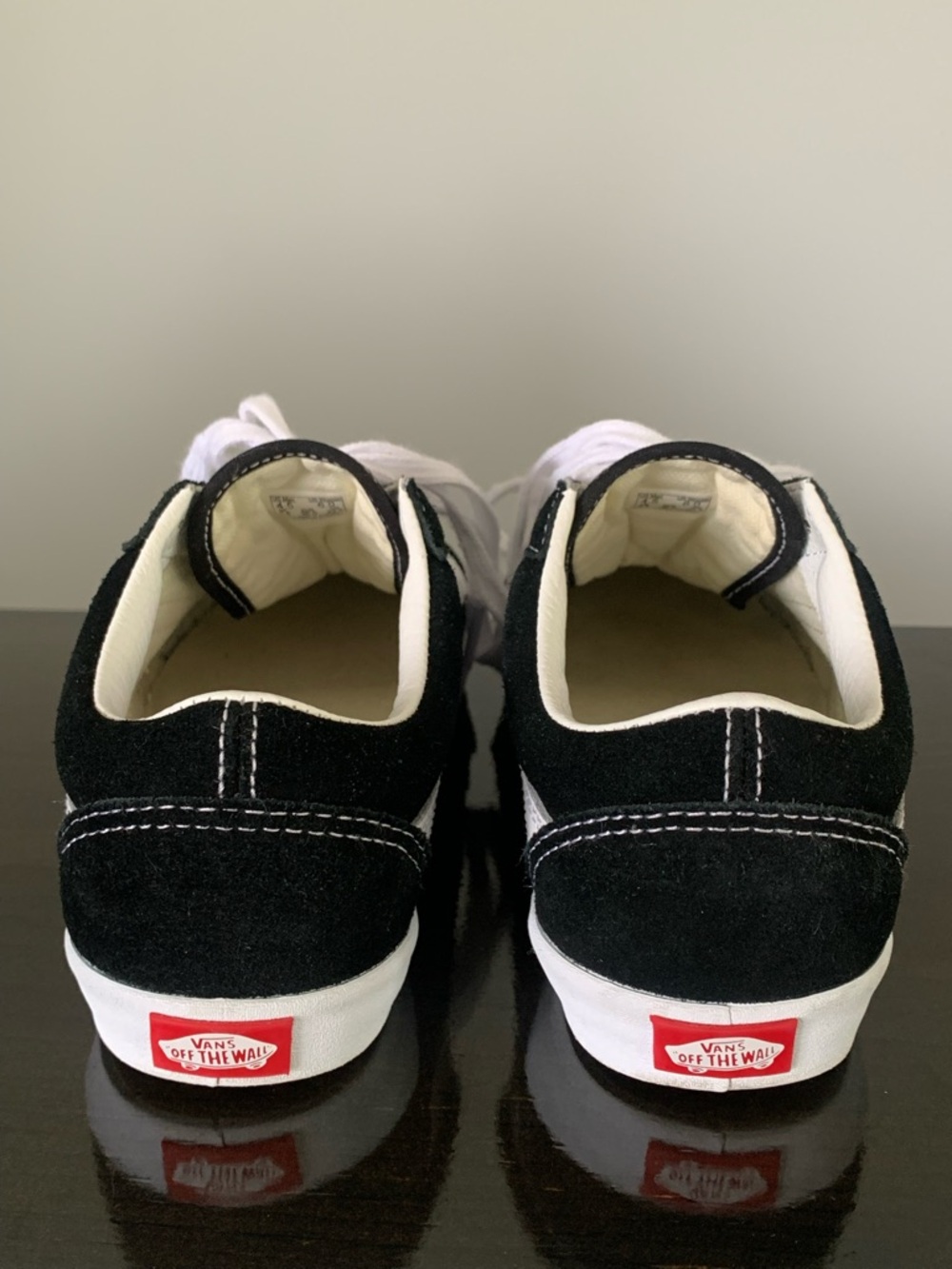 Vans Old Skool Black and White sueded Low-Top sneakers - Picture 11 of 12